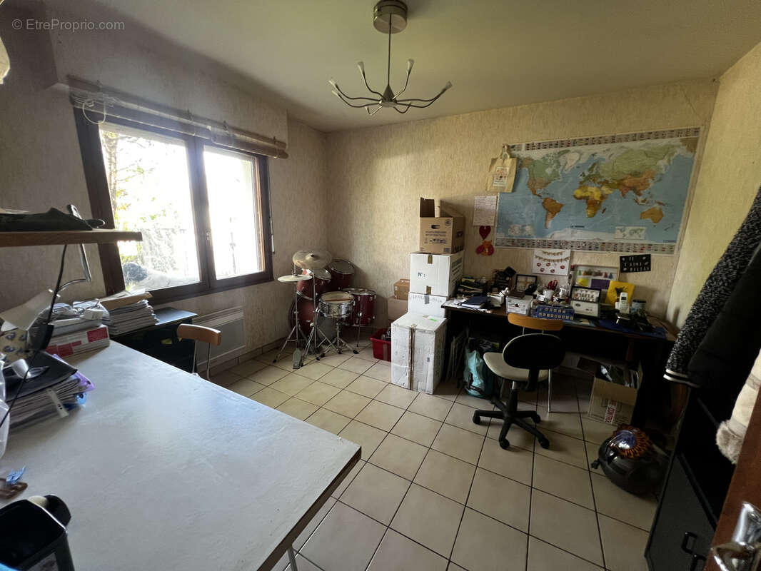 Pavillon 5 chambres - garage - terrain - photo 7