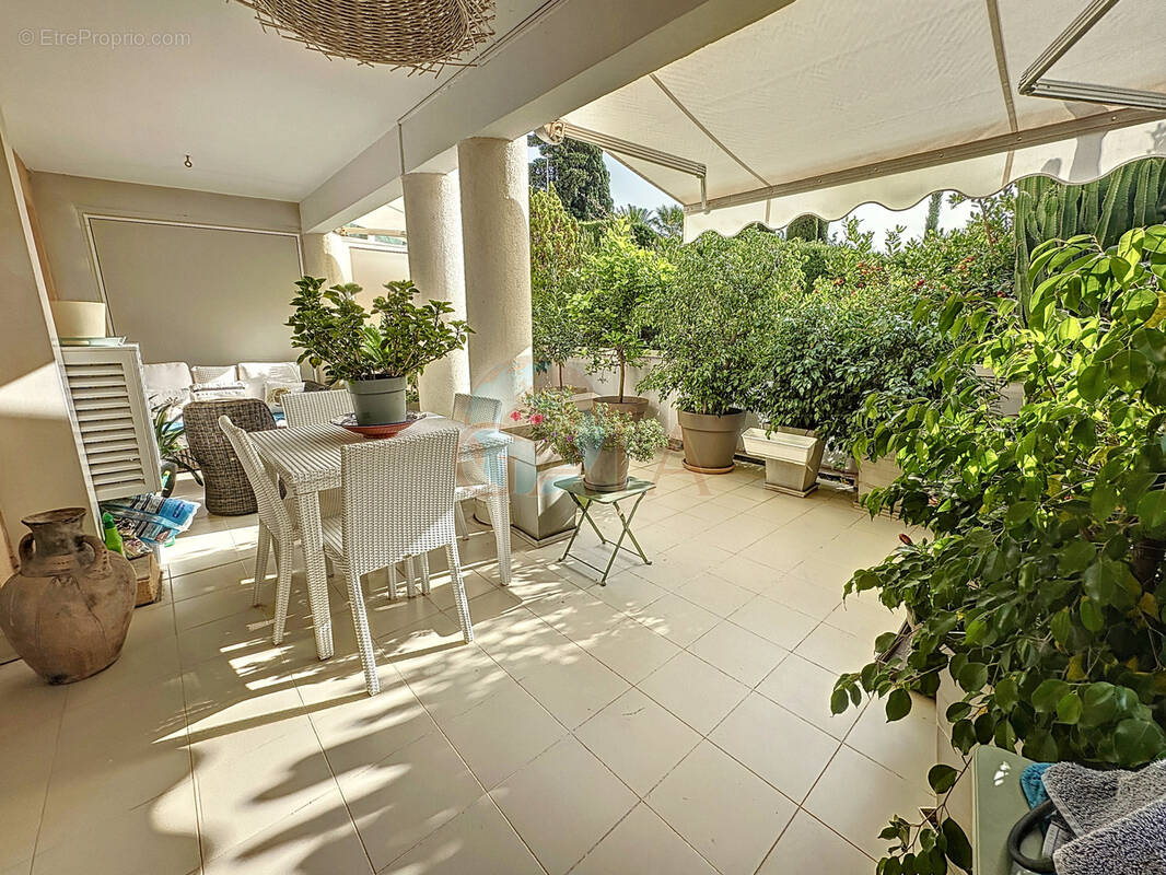 Appartement à LE CANNET