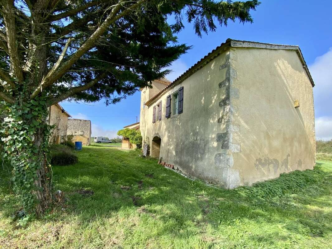 Maison à SAINT-CASSIEN