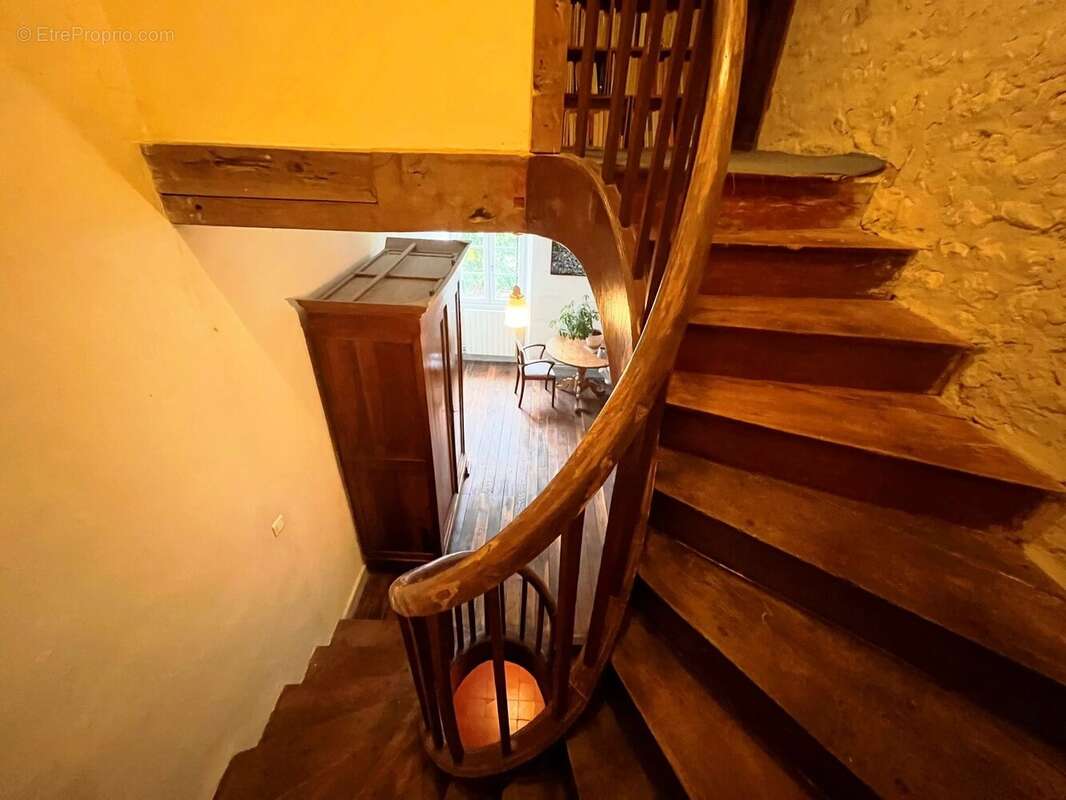 Maison à SALLES-LAVALETTE