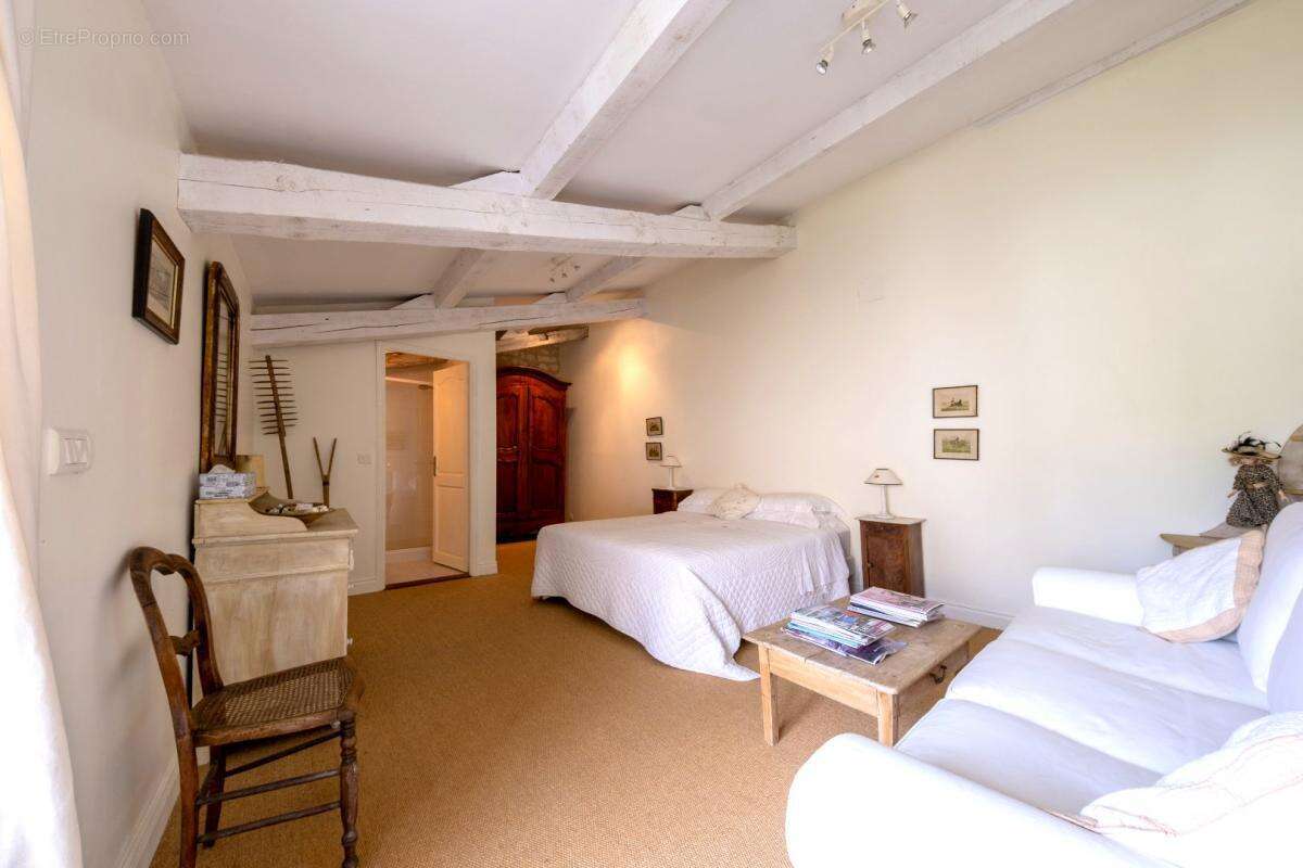 Maison à CAHUZAC-SUR-VERE