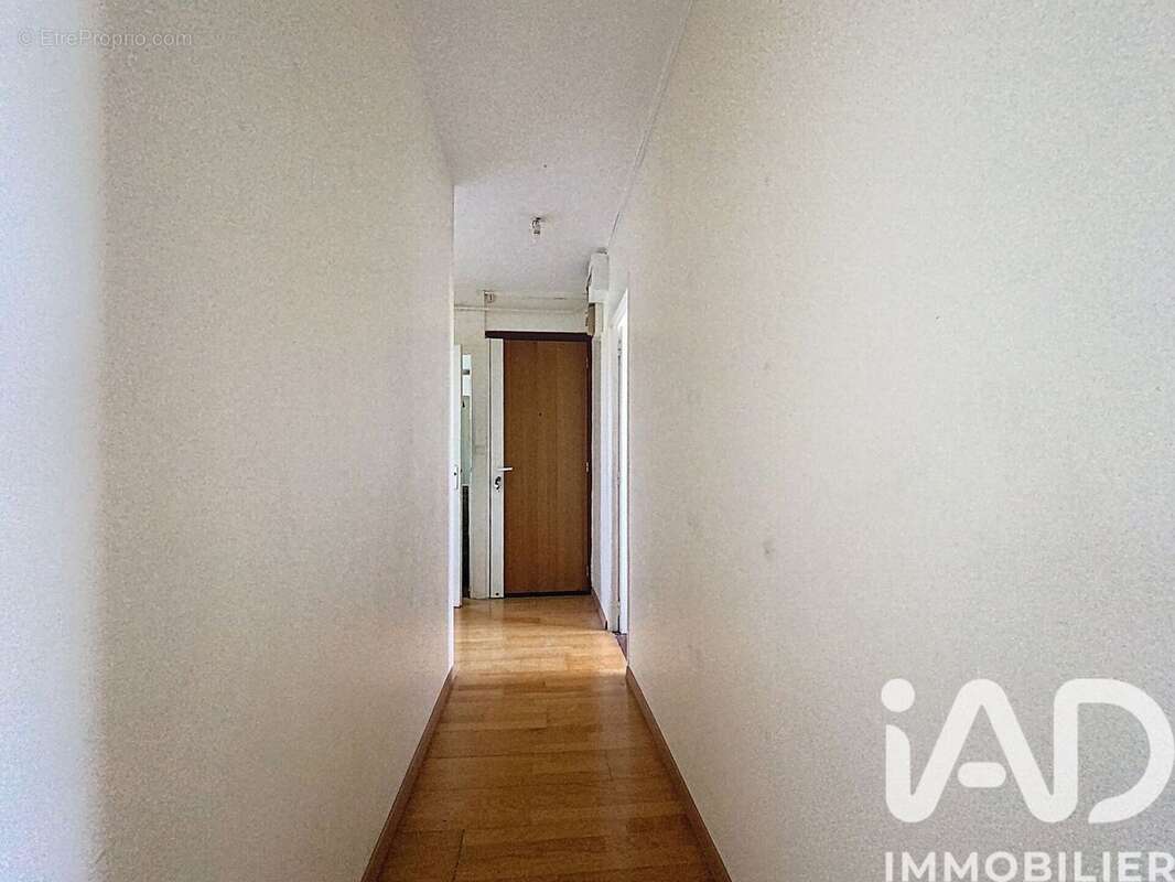 Photo 6 - Appartement à SAINTE-GENEVIEVE-DES-BOIS