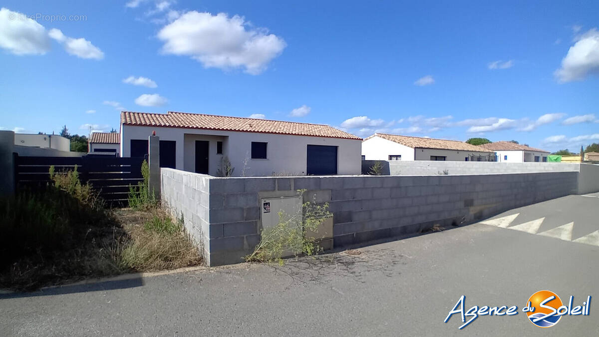 MUR EN COURS DE PEINTURE - Maison à SAINT-ANDRE-DE-ROQUELONGUE