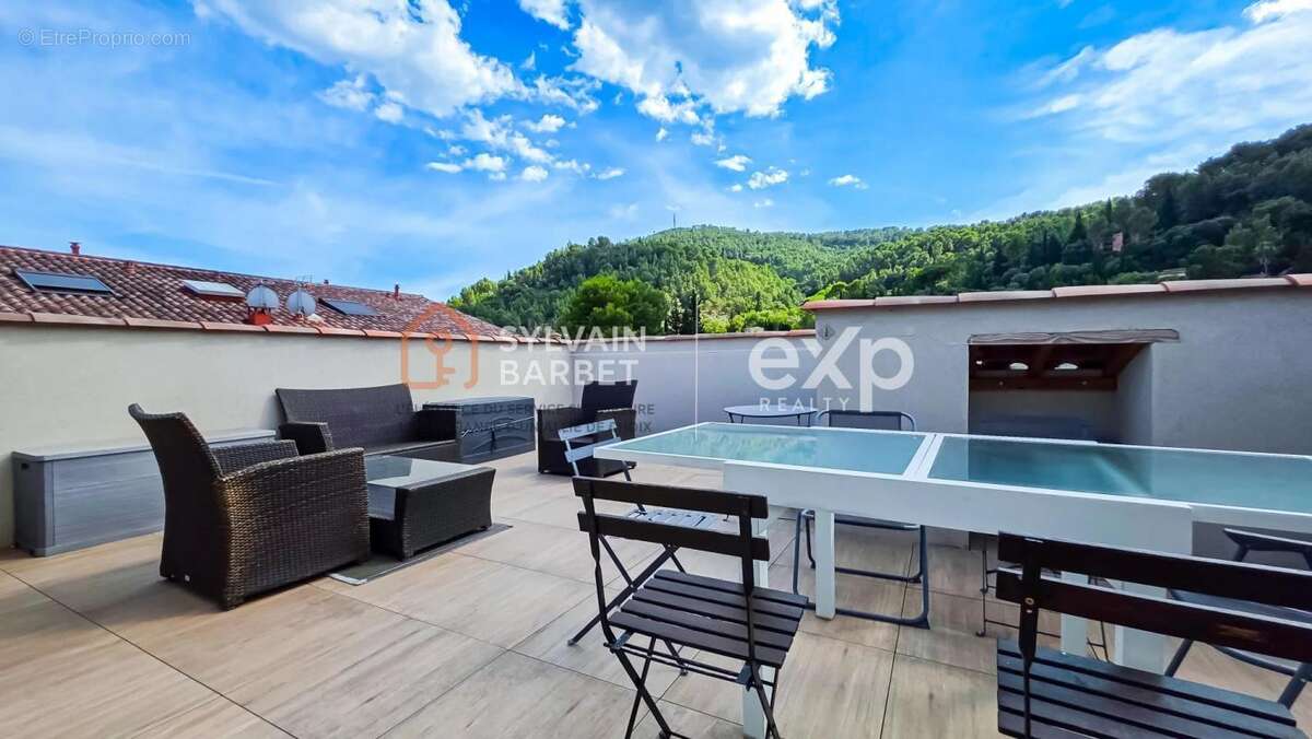 Appartement à SOLLIES-PONT