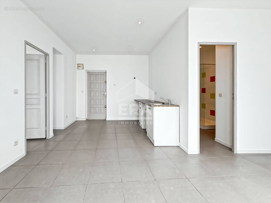 Appartement à MARSEILLE-4E