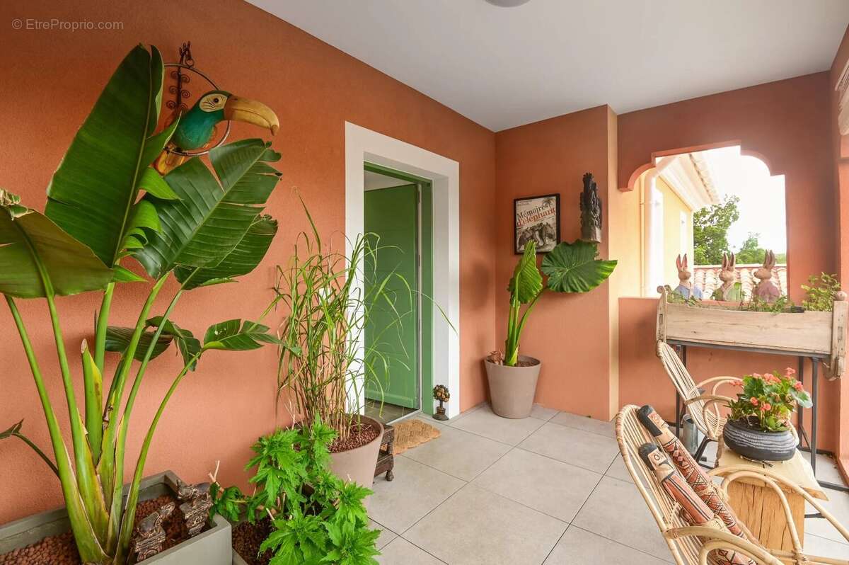 Appartement à ROQUEFORT-LES-PINS