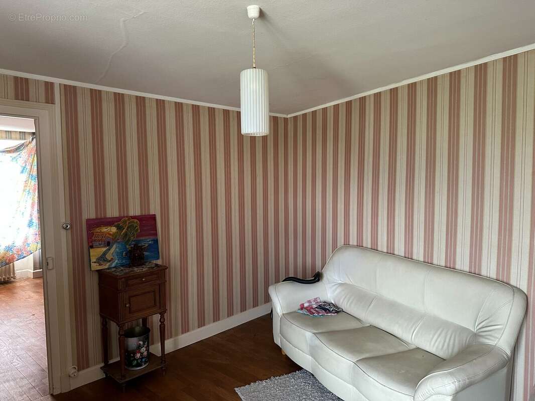 Maison avec jardin à Champillet (36160), la salle à manger - Maison à CHAMPILLET