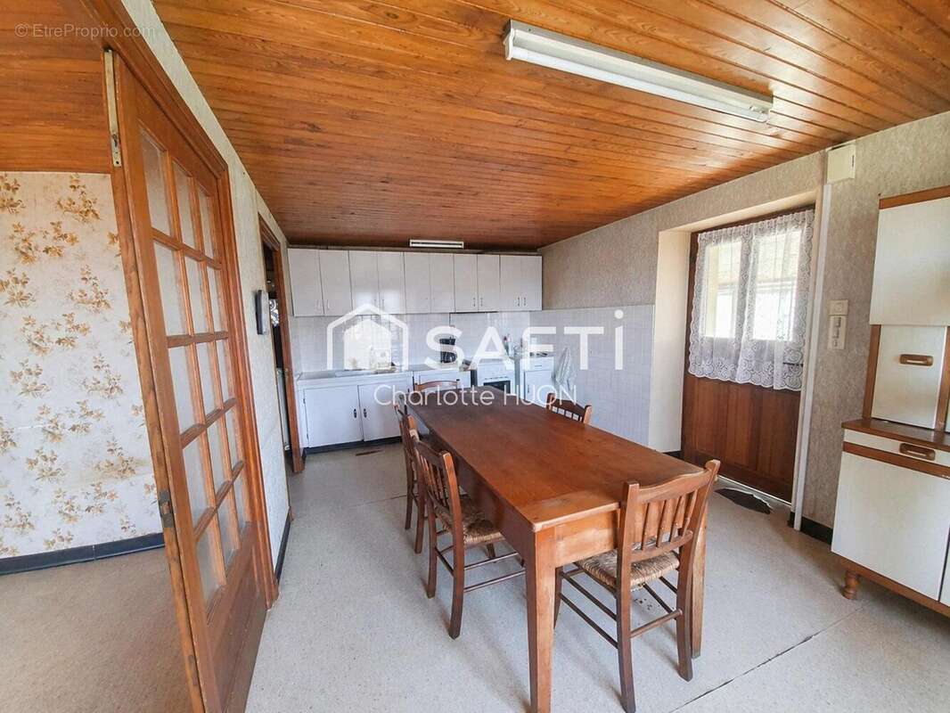 Maison 94 m² à Saint-Martin-Des-Olmes  - photo 7