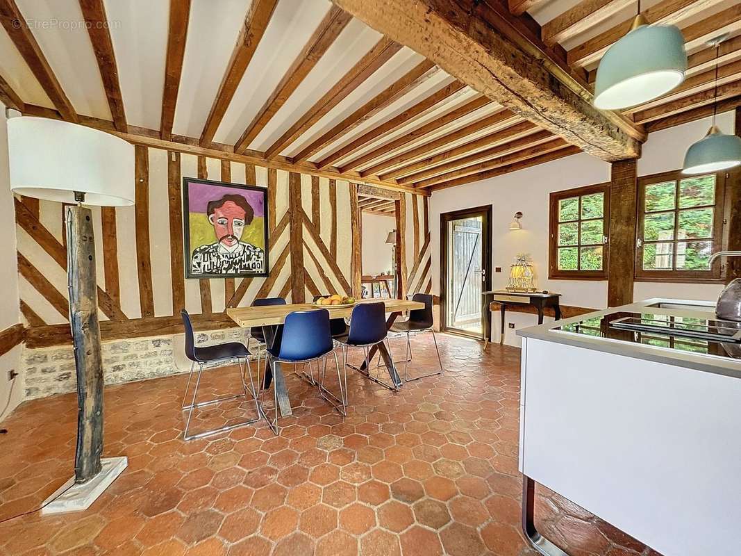 SALLE A MANGER - Maison à PONT-L&#039;EVEQUE