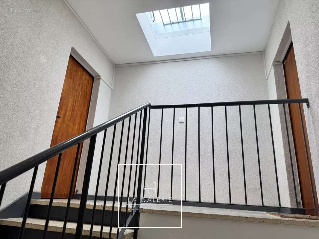 RANGUEIL – T3 de 74 m² – Dernier étage – 2 balcons – Résidence arborée – Climatisation – Métro à pied - photo 9