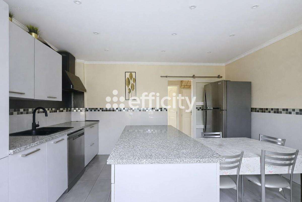 Maison à CLICHY-SOUS-BOIS