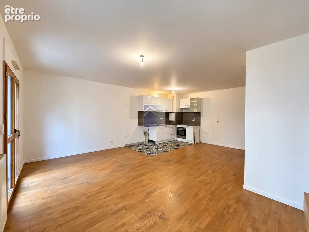 Courbevoie - RDJ - 2 pièces - 55.7m2 - Jardin 49m2- calme absolu ! Cave et Parking - photo 3
