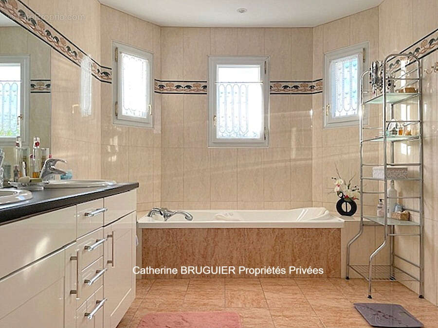 Villa lumineuse de plain pied 151 m2, 4 chambres, jardin piscine - photo 12