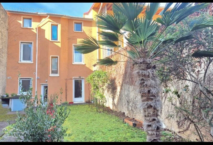 Maison à VILLEURBANNE