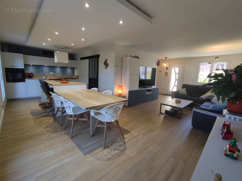 Maison à PONT-DU-CHATEAU