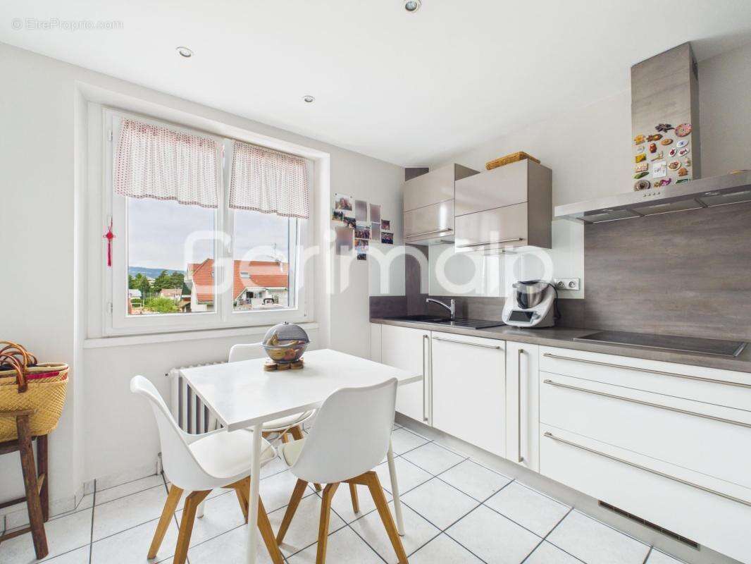 Vente - Appartement - 3 pièces + cuisine - 83 m² - 546 000 € - - photo 4