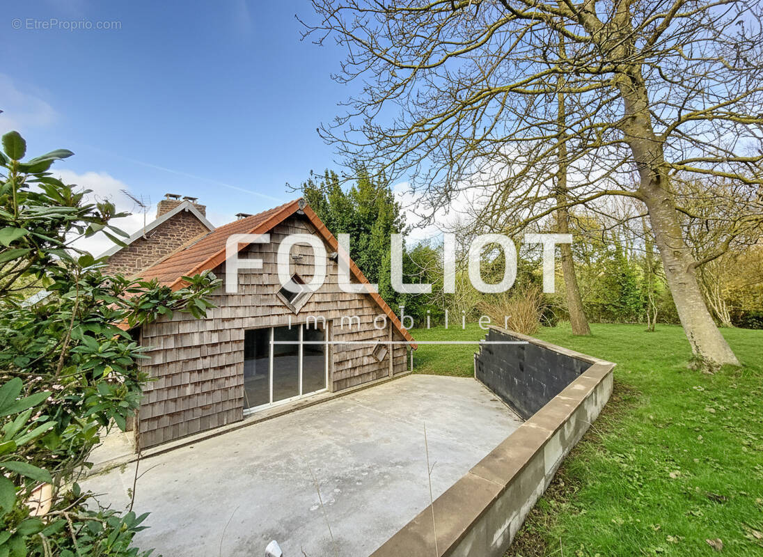 Maison à SAINT-PLANCHERS