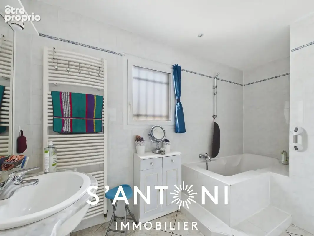 Agde  maison 4 pièces de 108 m² avec garage et terrain de 308 m² - photo 11