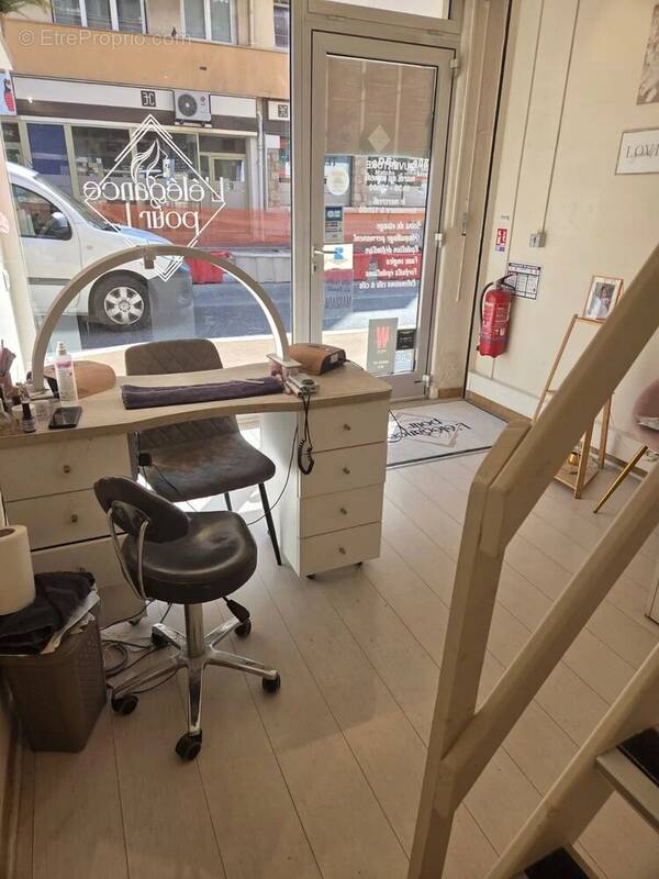 Commerce à SAINT-LAURENT-DU-VAR