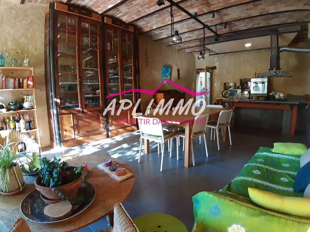 Maison à SAINT-MONTAN