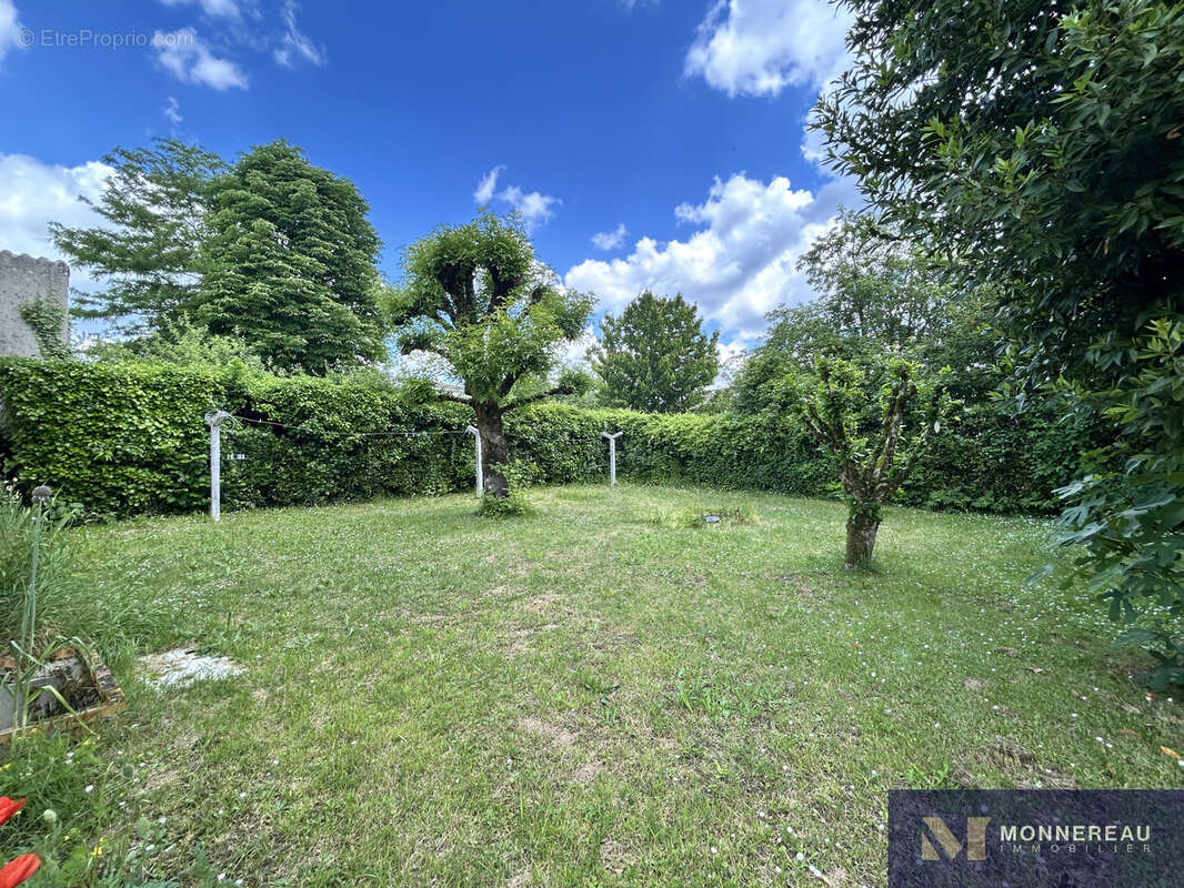 Maison à BAIGNES-SAINTE-RADEGONDE