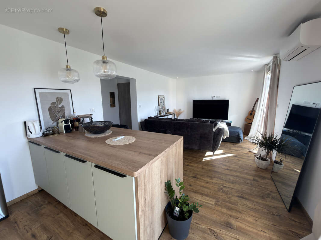 Appartement F3 rénové en centre ville - photo 8