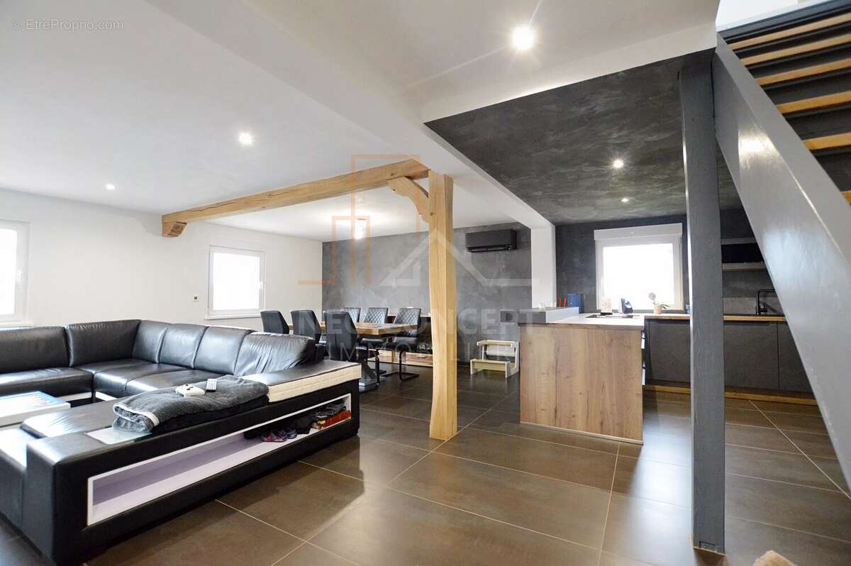 Maison à DIEFFENBACH-LES-WOERTH