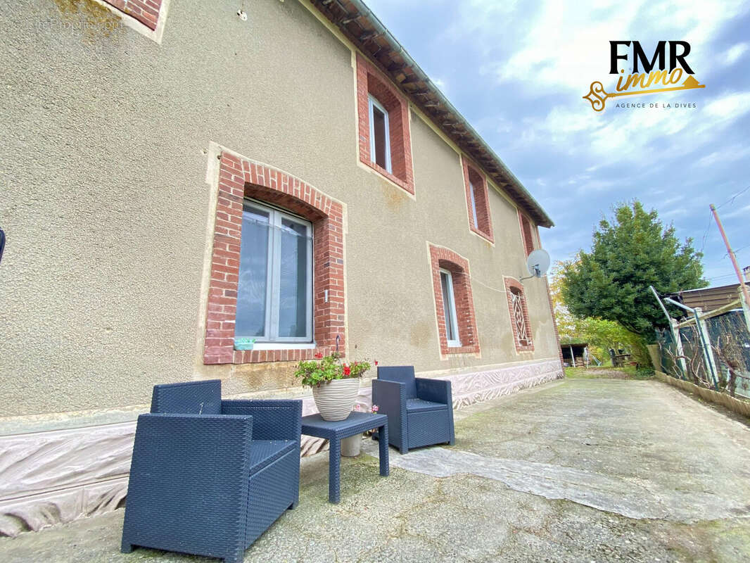 Maison à SAINT-PIERRE-SUR-DIVES