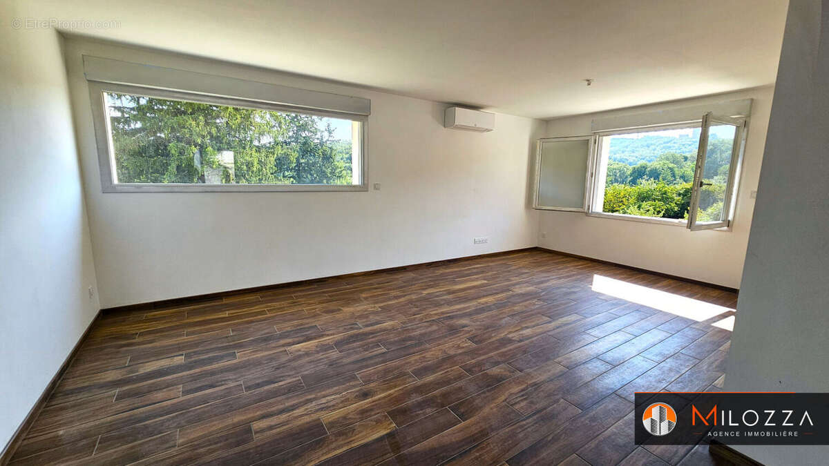 Maison rénovée DPE A, 4 chambres + bureau, terrain 1 809 m², SQF centre - photo 3