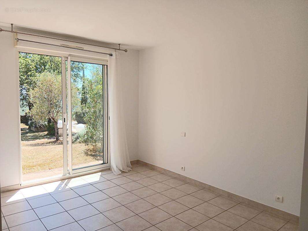 Crayssac 46150 Maison de plain-pied 215 m² terrain et piscine - photo 8