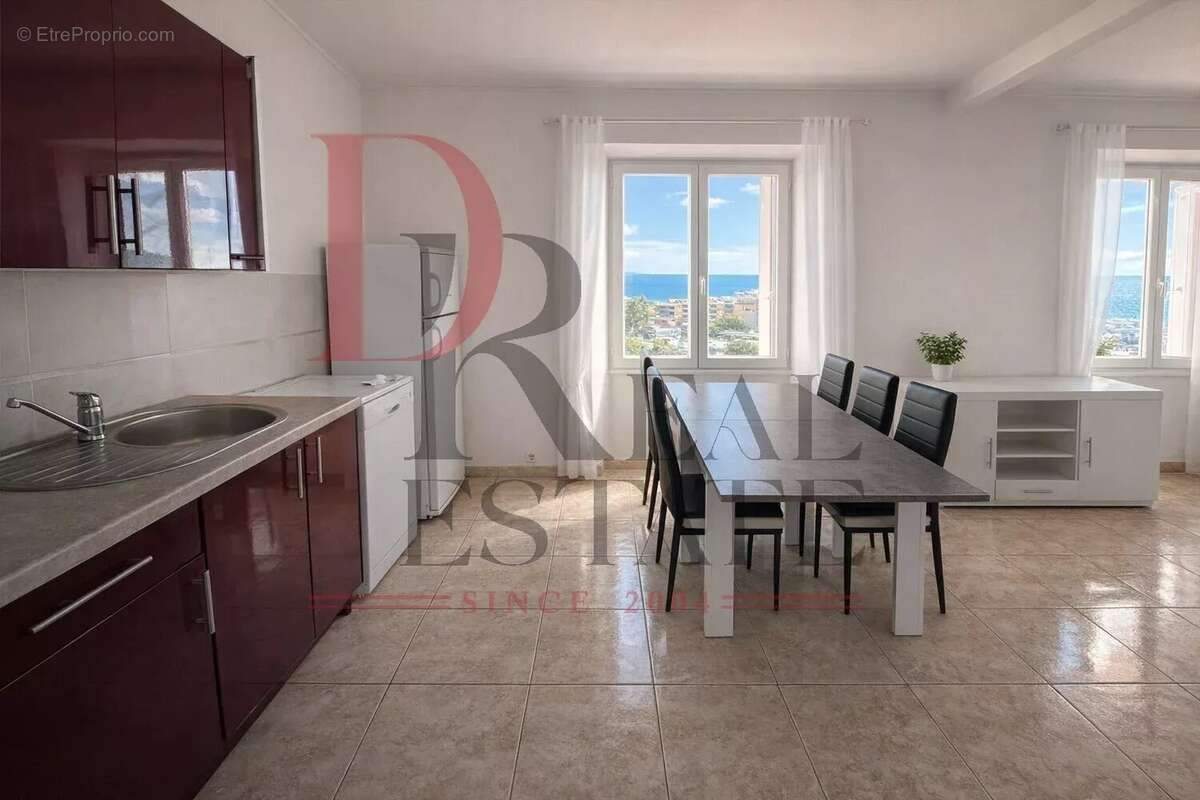 Appartement à ROQUEBRUNE-CAP-MARTIN