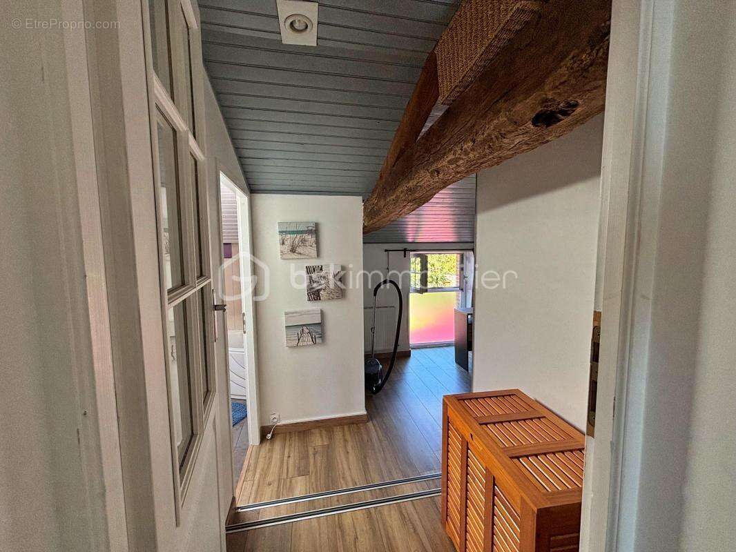 Découvrez le charme d'une maison spacieuse - photo 10