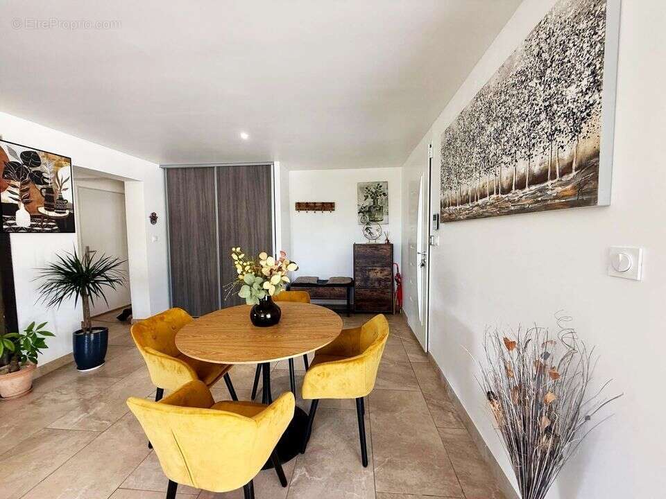 Maison à VILLEMOUSTAUSSOU