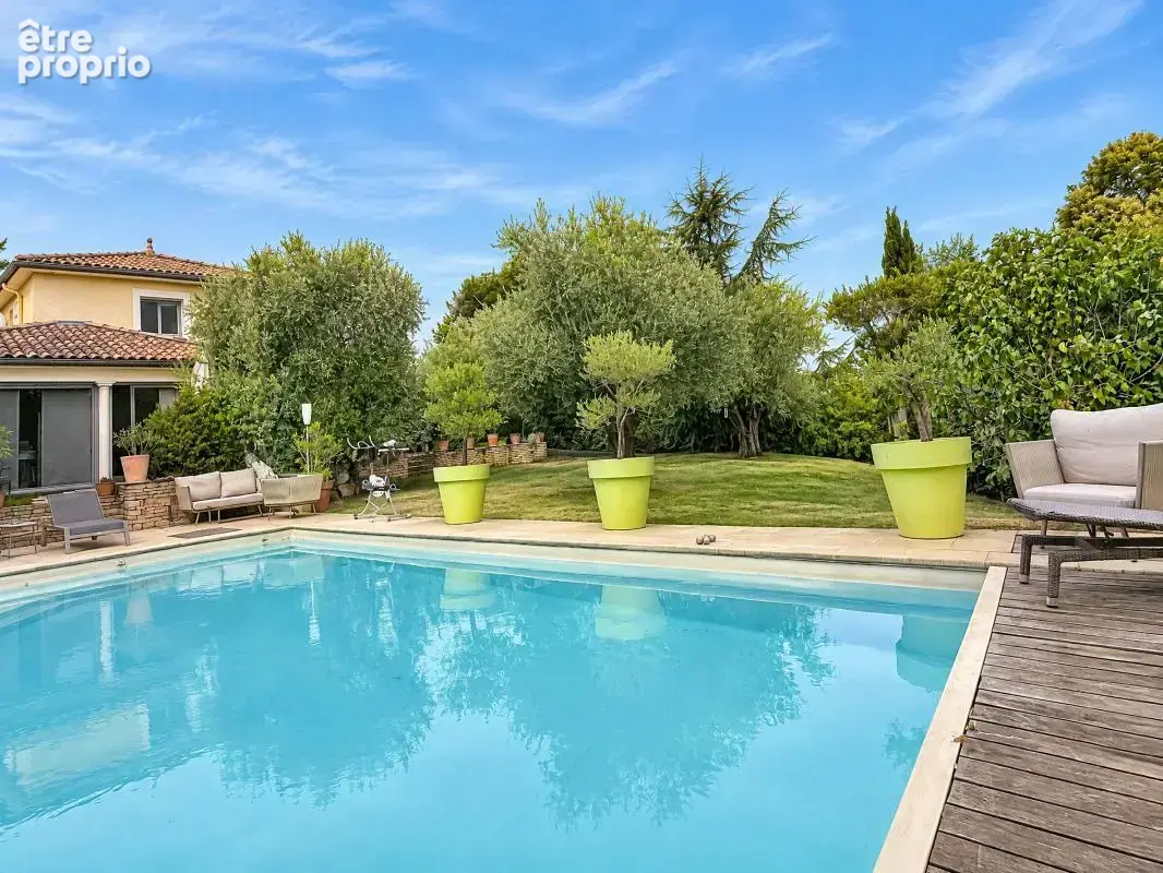 Maison - 5 Chambres - 1 Bureau - Buanderie - 2 Caves - Garage - Véranda - Piscine - Jardin - Proche toutes commodités - photo 6