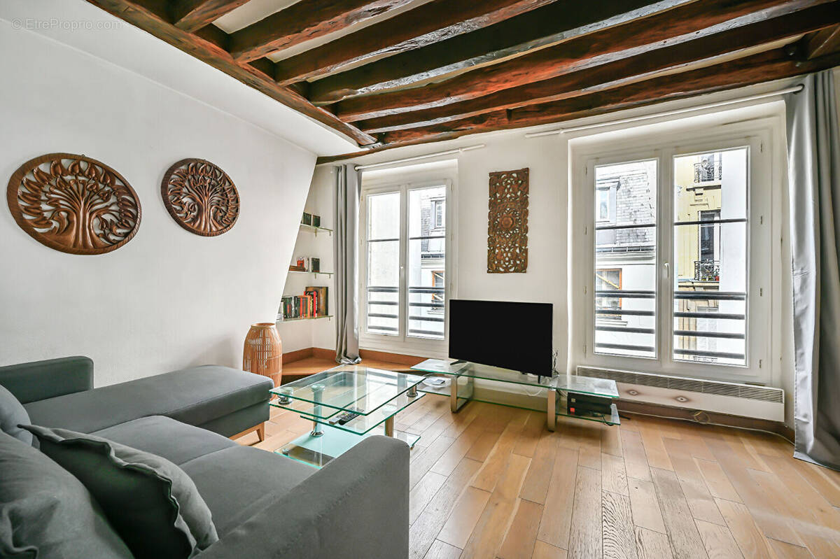 Appartement à PARIS-3E