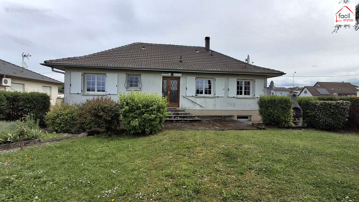 Maison à REDING