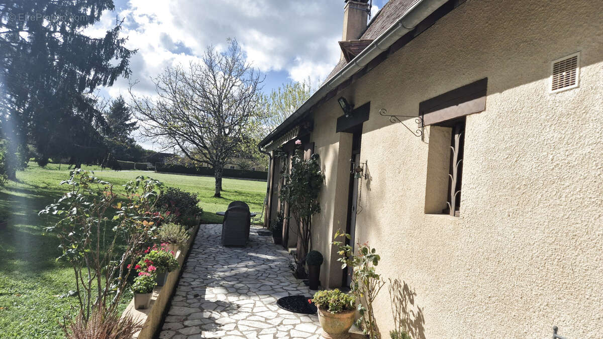 Maison à SAINT-CYPRIEN