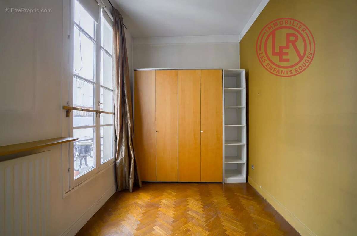 Appartement à PARIS-3E