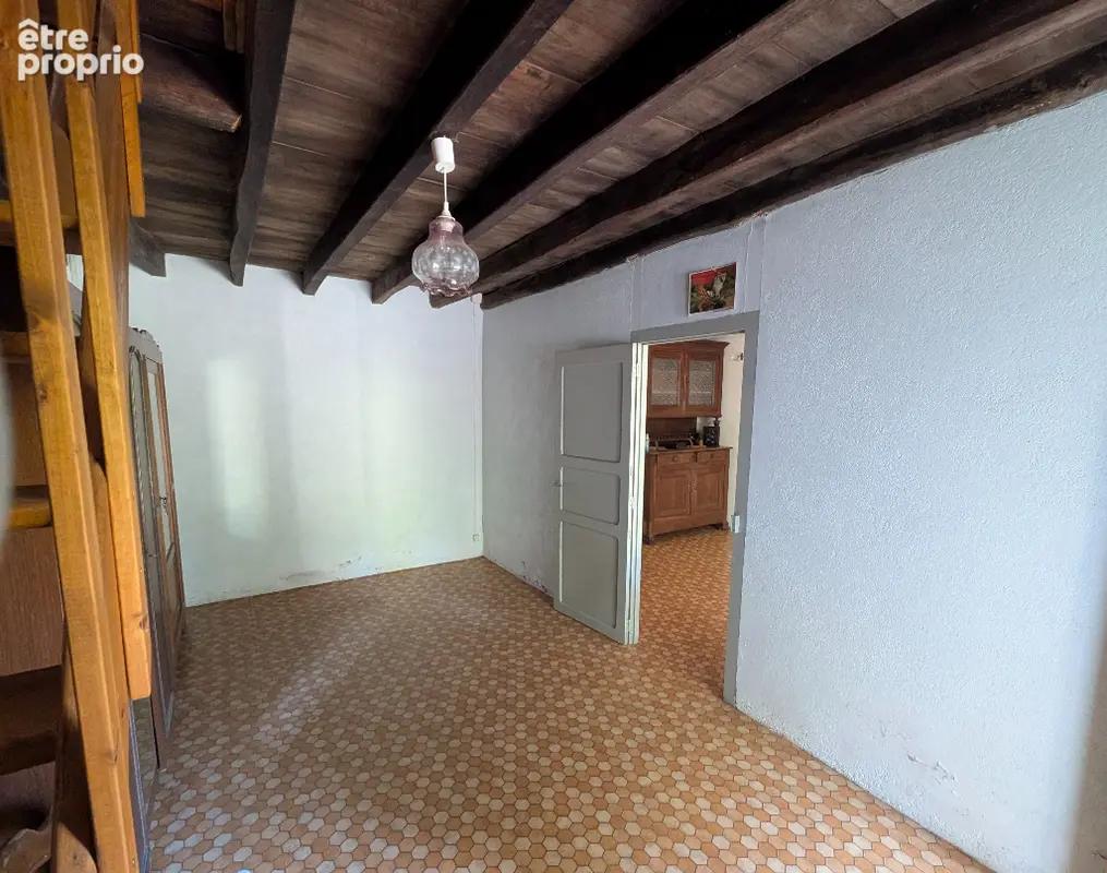 Cottage en forêt de Tronçais avec grange attenante  et autre terrain. - photo 3