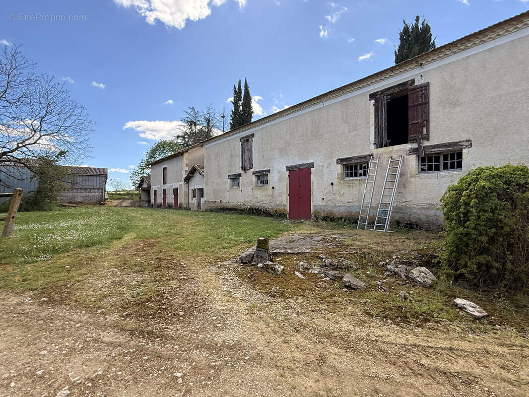 Maison à MEZIN