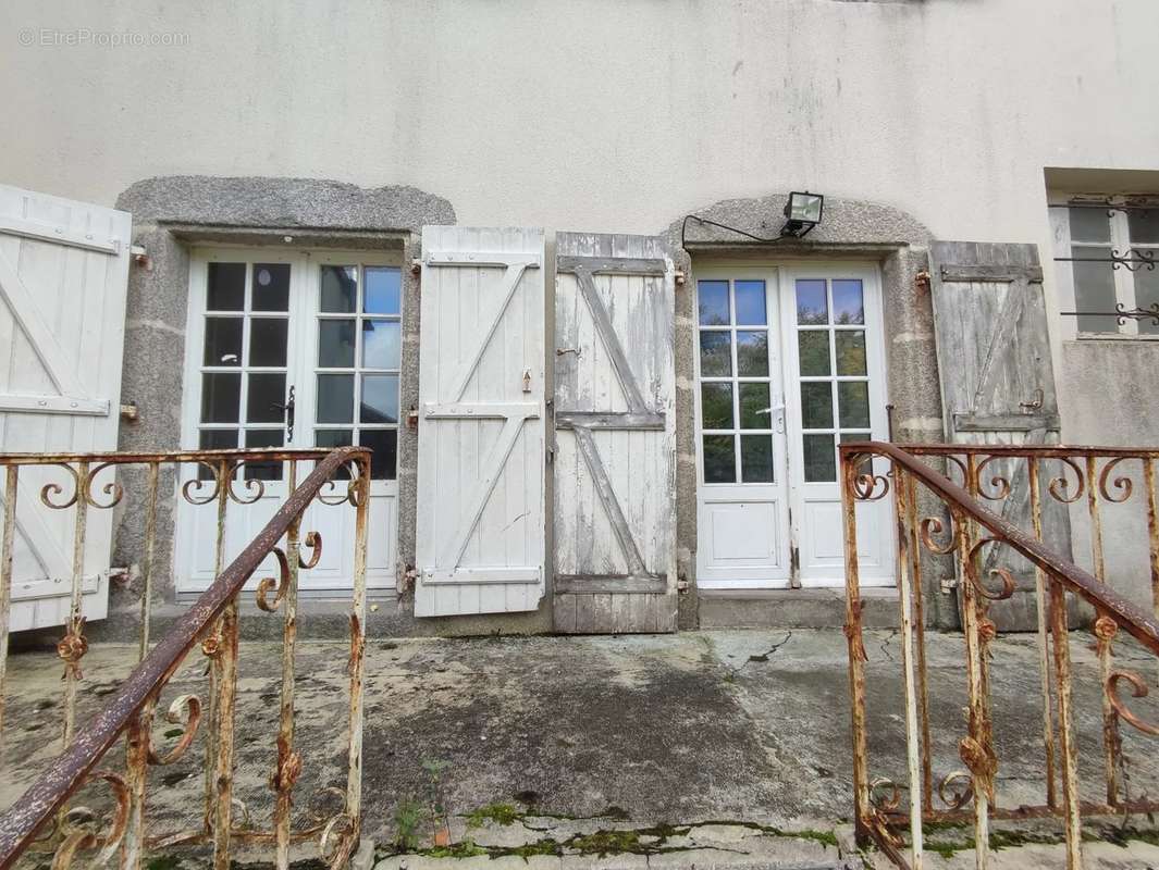 Maison à BUSSIERE-BADIL