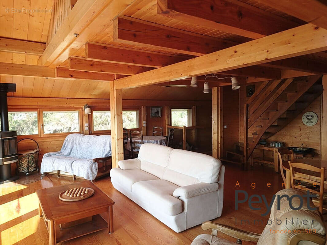 Maison à LES ANGLES