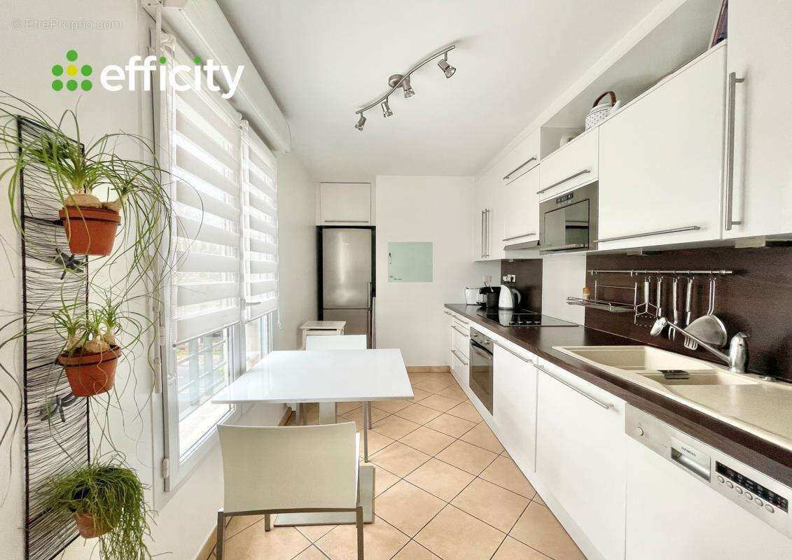 Appartement à SAULX-LES-CHARTREUX