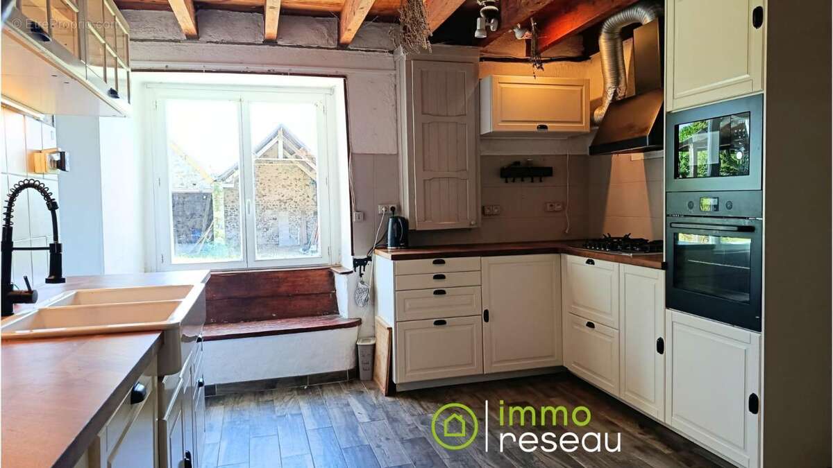 Maison à LE PLESSIS-LASTELLE