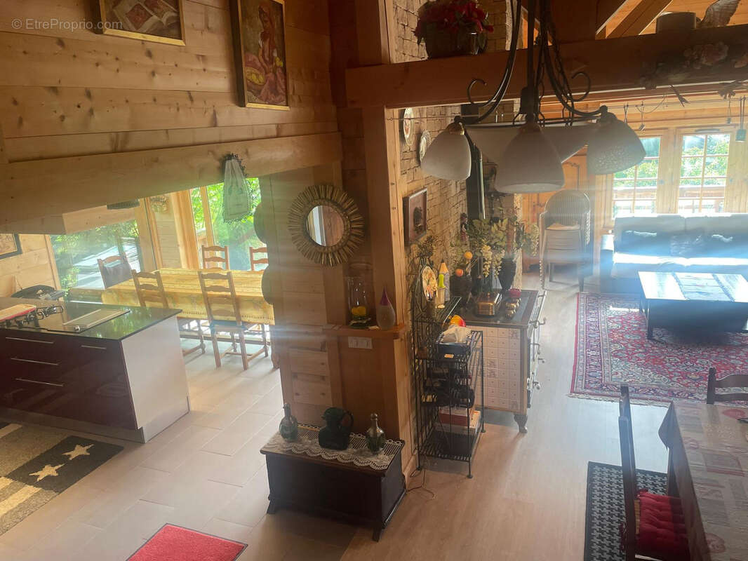 Maison à DEMI-QUARTIER