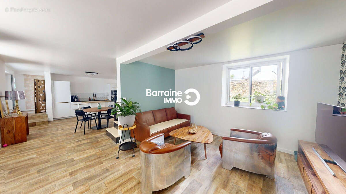 Maison à LE RELECQ-KERHUON