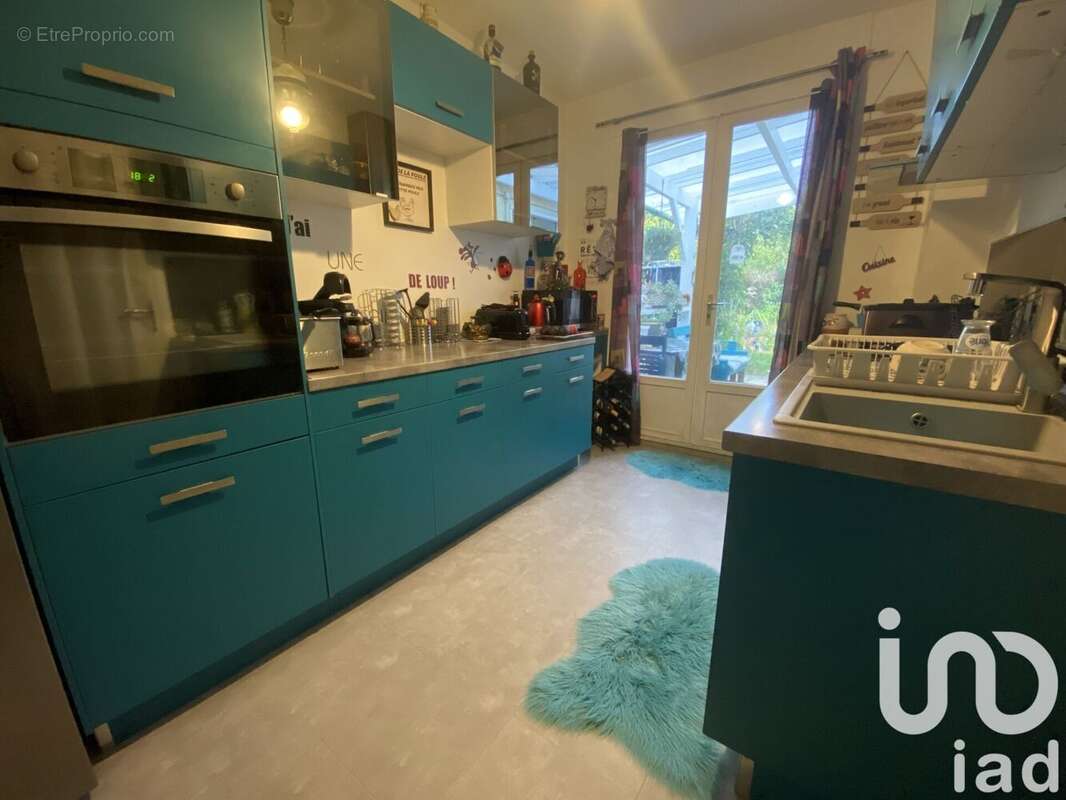 Appartement 81 m² à Combs-La-Ville  - photo 5