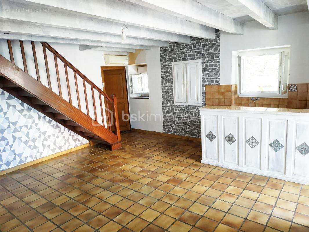 A SAISIR ! Maison de village, 80 m2, 3 chambres, parking de 36 m2 - photo 2
