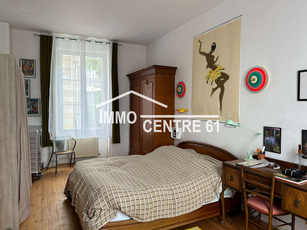 Charmante maison de ville 4 chambres sur 245m2 de terrain - photo 11