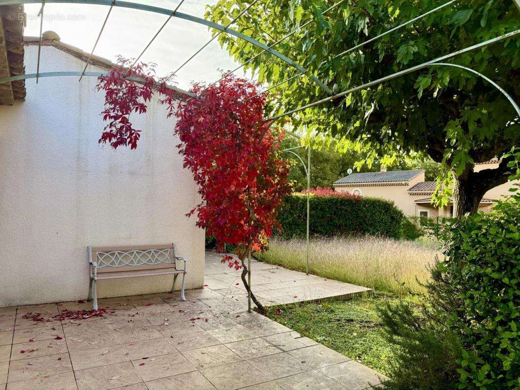 Maison à L&#039;ISLE-SUR-LA-SORGUE